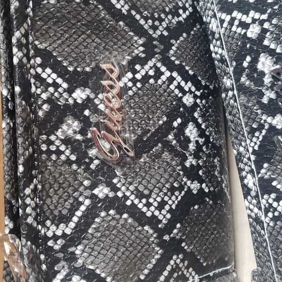 Guess bag (2 pieces) - Picture 2 of 4